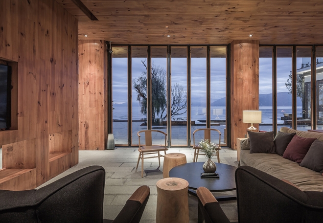 Where Edges Dissolve / 洱海无舍民宿酒店